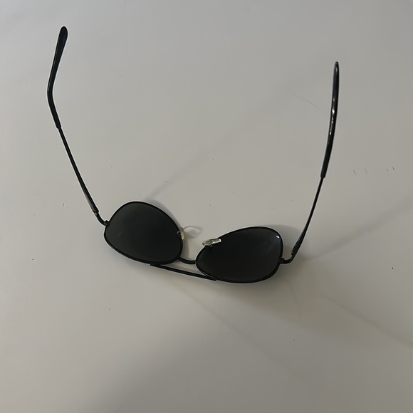 Sunglasses 🕶️ - Picture 3 of 3